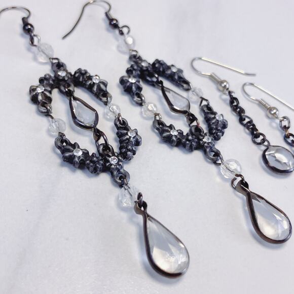 VTG Lot Of 2 Gothic Black Metal Rhinestone Glass Bead Earrings Y2K - Picture 2 of 12